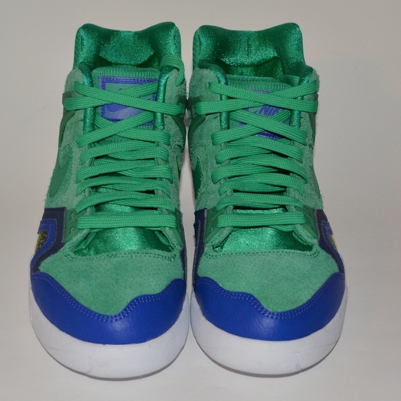 Nike Womens Air Tech Challenge II SE - Picture 4 of 7
